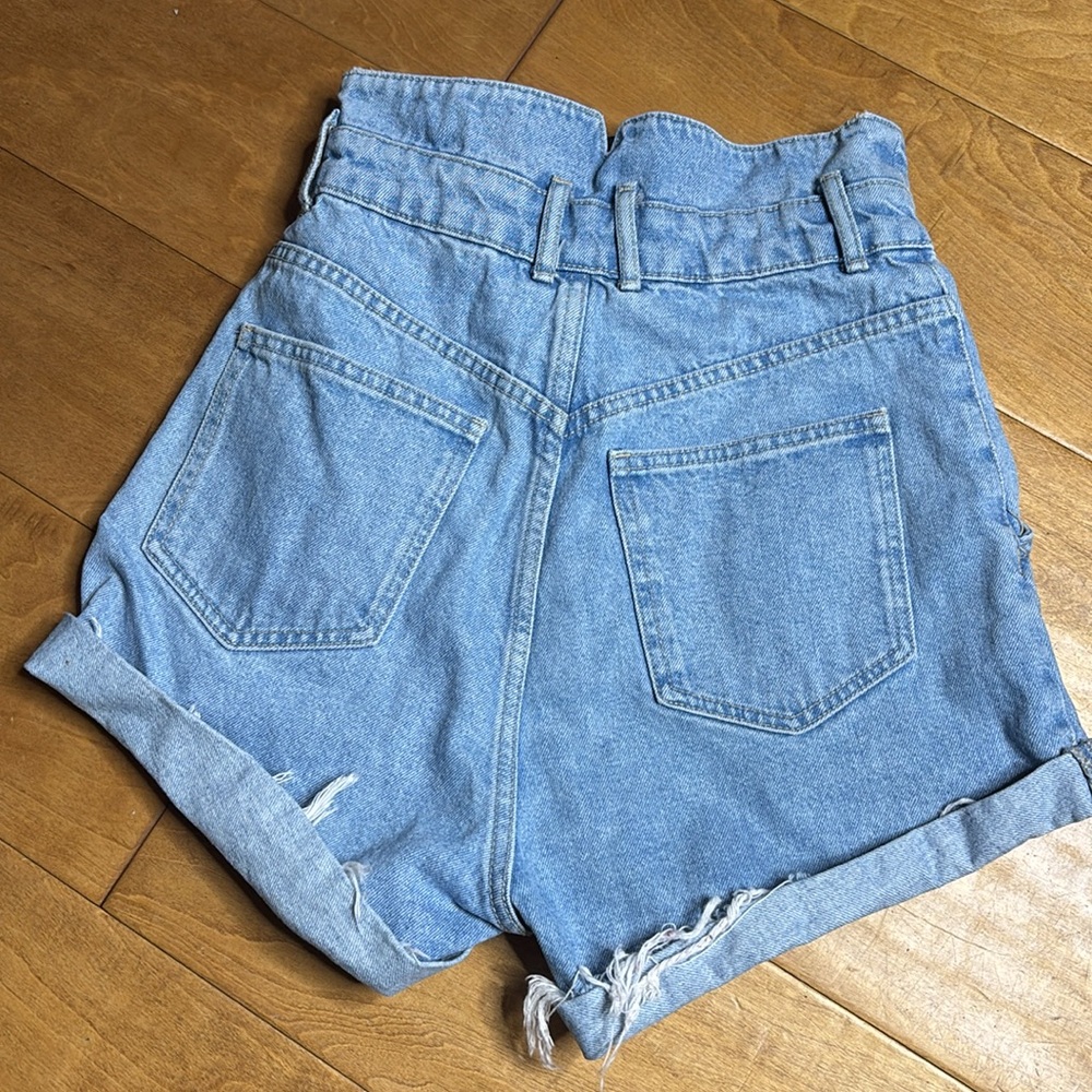 Zara | Light High Rise Paperbag Fit Jean Shorts | Classic Throwback Style | Sz 2 - Picture 8 of 10